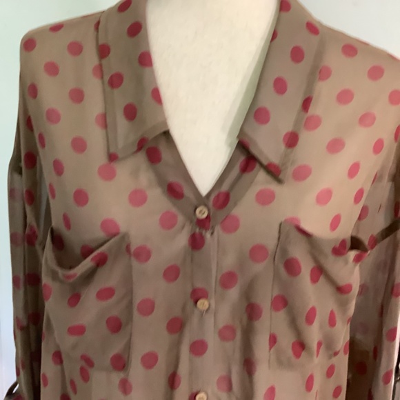 FREE PEOPLE BLOUSE SZ SMALL POLKA DOT RED BROWN CHIFFON BUTTONS FRONT - Picture 4 of 12